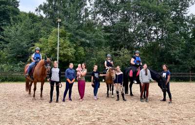 Statek Český Dvůr - Jezdecké tábory, ubytování, koně, víkendy